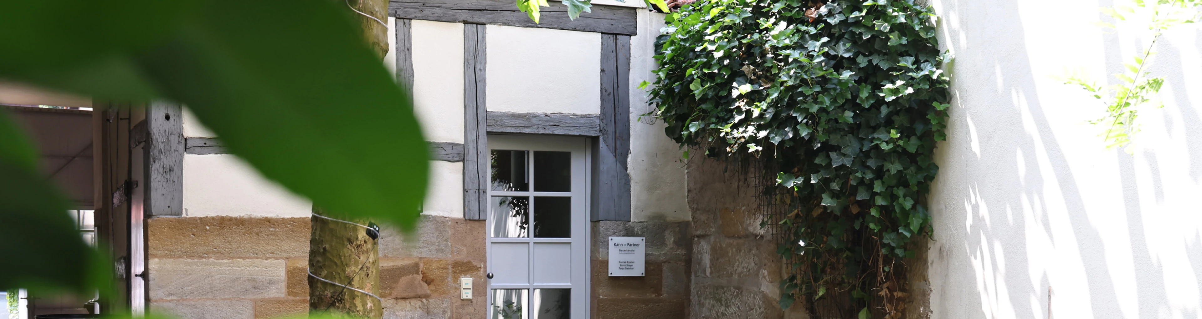 Die Steuerkanzlei Kann + Partner in Scheßlitz von außen.